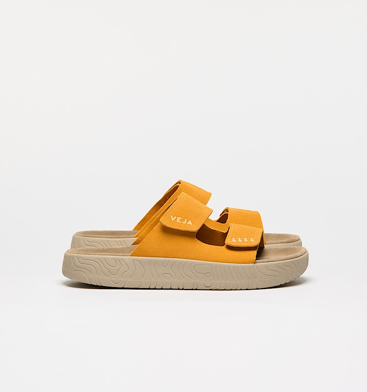 veja baskets etna su&egrave;de orange sa3220671 Lateral view